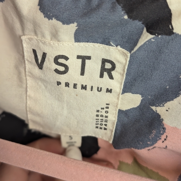 VSTR Abstract Floral Button Down Shirt - Picture 2 of 4